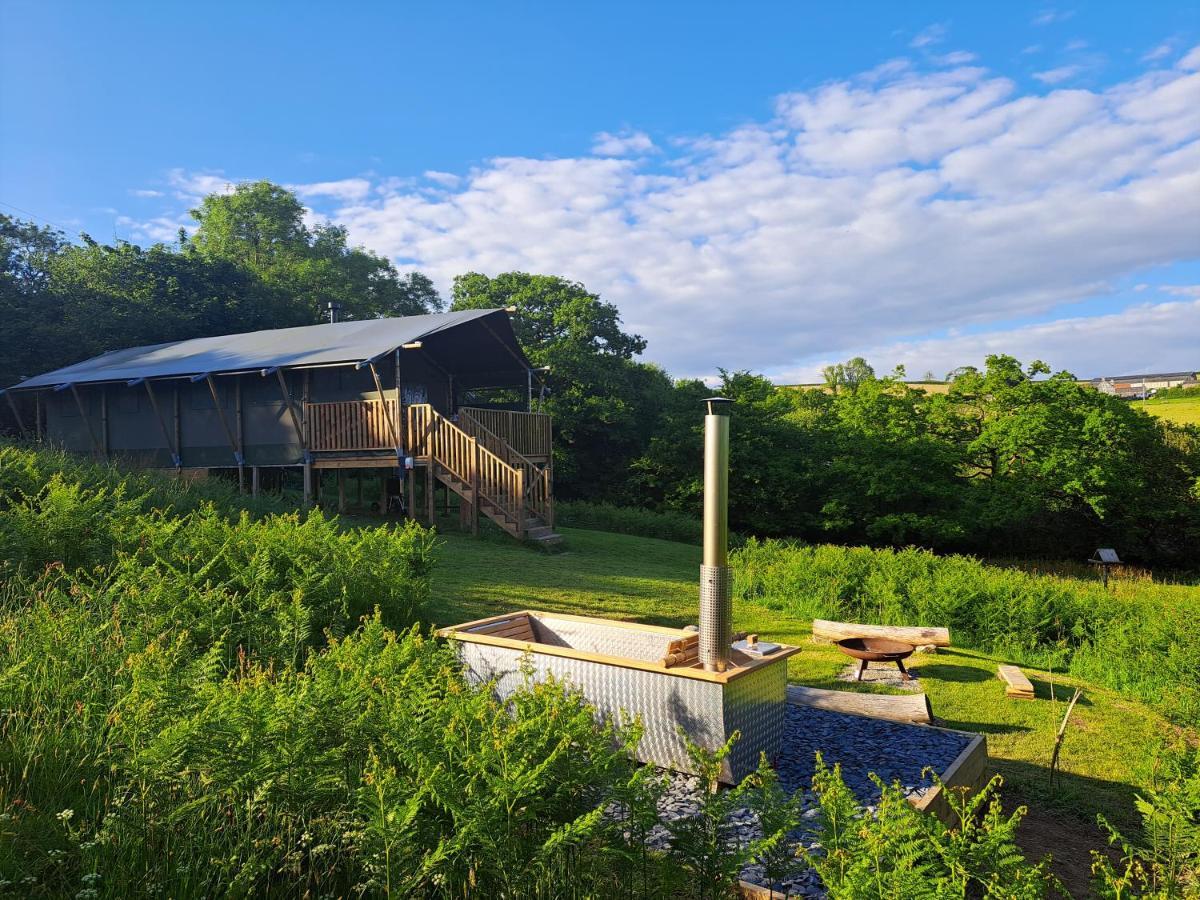Brackenhill Glamping - Safari Tent With Hot Tub - Sleeps 6 ไอวีบริดจ์ ภายนอก รูปภาพ